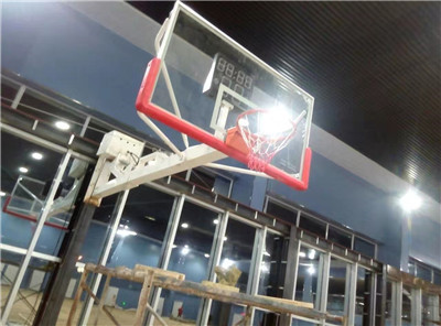 浩然体育的电动篮球架安装展示效果
